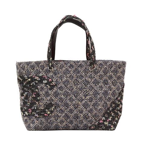 chanel tweed tote bag.